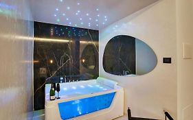 Distinto Suite&Rooms